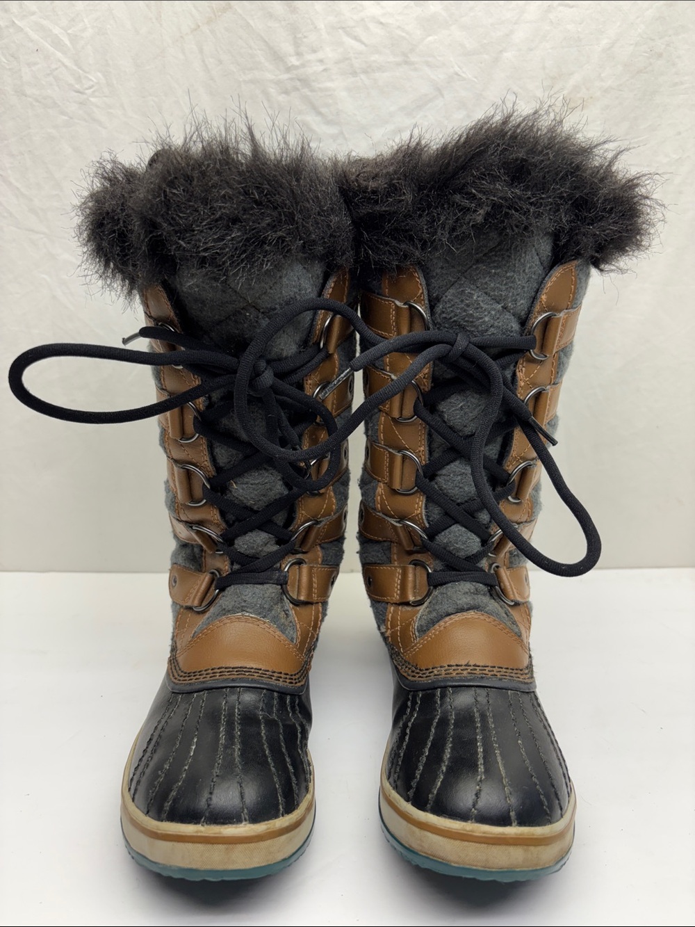 Sorel Black Faux Fur Lined Women’s boots, SZ 8, box 50